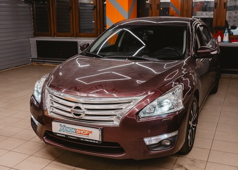 Замена заводских линз в фарах Nissan Teana на LED-модули MTF-Light