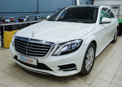 Замена стёкол фар Mercedes-Benz S W222