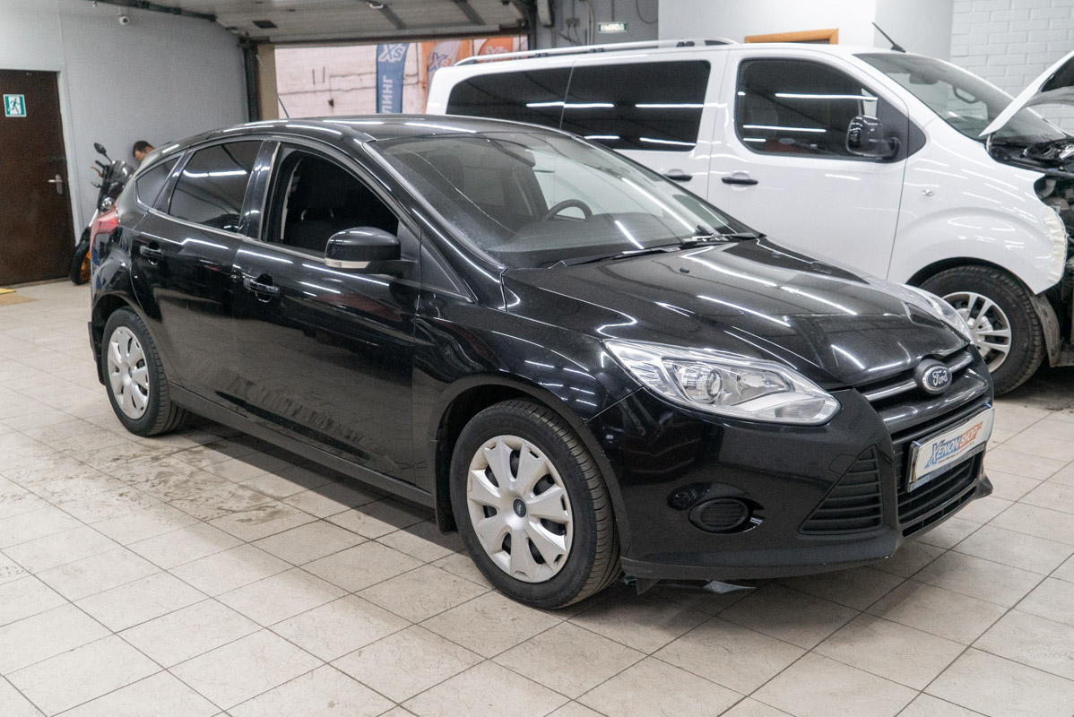 Тонировка задних стекол Форд Фокус (Ford Focus) 2012 года - Установка ...