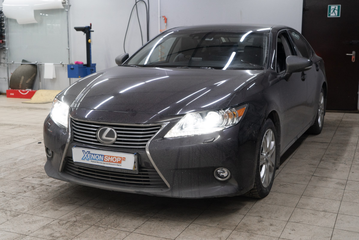 Замена штатных линз в фарах Лексус ЕС350 (Lexus ES350) 2013 года -  Установка КсенонШоп в Москве