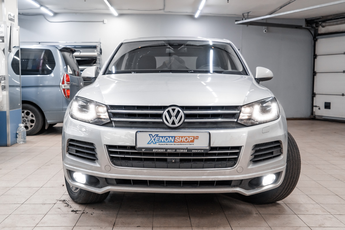 Противотуманные фары фольксваген туарег. Штатный ксенон Volkswagen Touareg. ПТФ Туарег 1. Светодиодные лампы на крышу автомобиля Фольксваген Туарег. Туарег GP ксенон штатный.