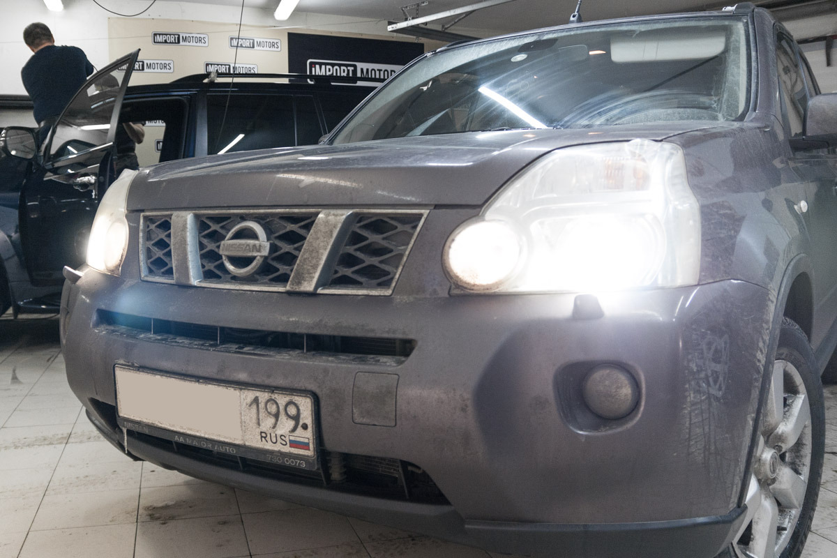 Замена ксеноновых ламп Ниссан Х-Трейл (Nissan X-Trail) + замена габаритов -  Установка КсенонШоп в Москве