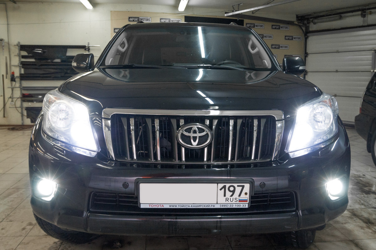 Замена ксеноновых ламп Тойота Ленд Крузер Прадо 150 (Toyota Land Cruiser  Prado 150) + замена ламп в ПТФ, габаритов, заднего хода - Установка  КсенонШоп в Москве