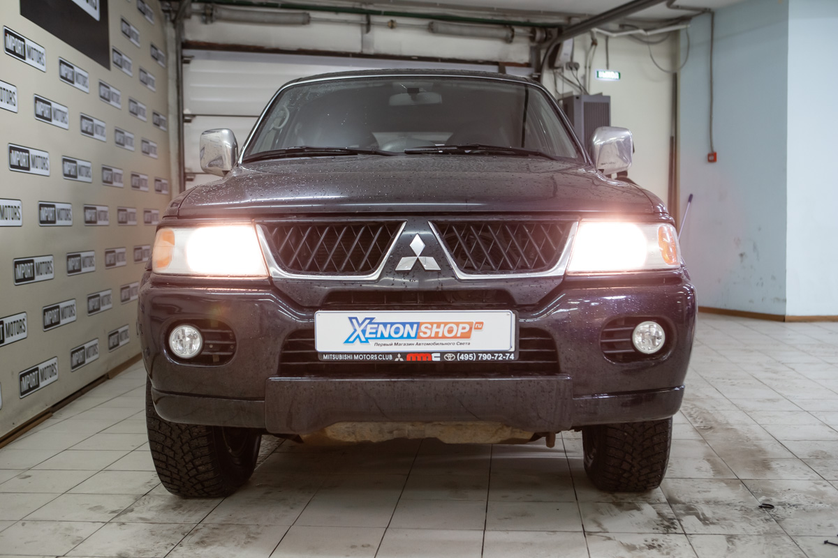 Замена нештатного ксенона Митсубиши Паджеро Спорт (Mitsubishi Pajero Sport)  на галогеновые лампы - Установка КсенонШоп в Москве