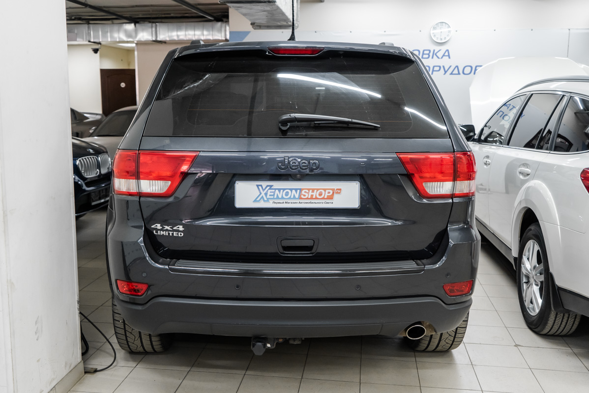 Тонирование задних фонарей Джип Гранд Чероки (Jeep Grand Cherokee) -  Установка КсенонШоп в Москве