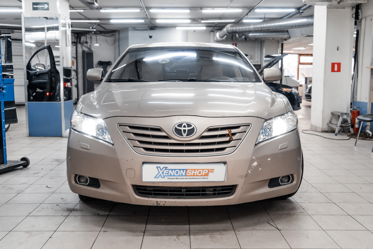 Установка матричных линз на Тойота Камри В40 (Toyota Camry V40) с  установкой ДХО+ поворотник - Установка КсенонШоп в Москве